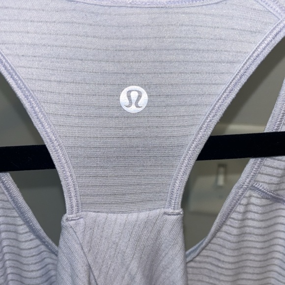 Lululemon baby blue tank size 4 - Picture 3 of 4